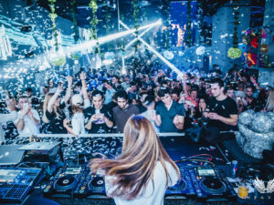 VIP Table in the best nightclubs for your stag night in Budapest with EVG d'Enfer Budapest.