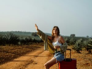 Fausse autostoppeuse sexy à Bucarest avec EVG d'Enfer