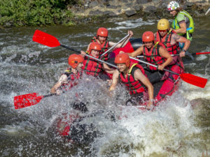 Rafting activité EVG Prague Vltava, avec EVG d'Enfer Budapest