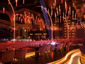 Dîner et Fête, Réservation de table VIP dans un resto-boîte à Bucarest pour votre week-end EVG avec EVG d'Enfer