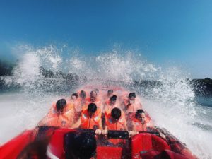 Jet Boat Extrême sur le Danube, une activité EVG parfaite avec EVG d'Enfer Budapest