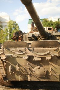 Conduite de tank pour votre enterrement de vie de garçon à Bratislava avec EVG d'Enfer